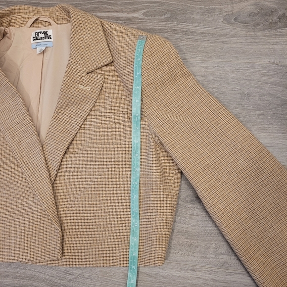 New Women's Long Sleeve Plaid Cropped Style Blazer size L Polyester - Wool blend - Picture 6 of 9